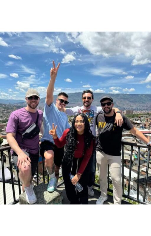 Graffiti Tour Medellin: History and art in Comuna 13 - Final Thoughts: Who Will Enjoy This Tour?