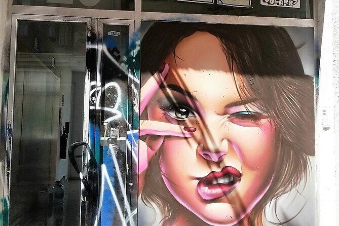 Grafiti tour and Carmen Quarter - Historical Landmarks and Preservation