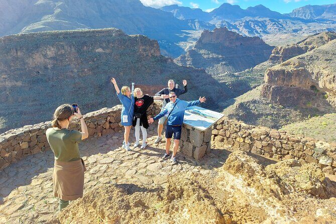 Gran Canaria Cave, Oasis, Red-gorge Adventure & cosy Picnic - In Closing