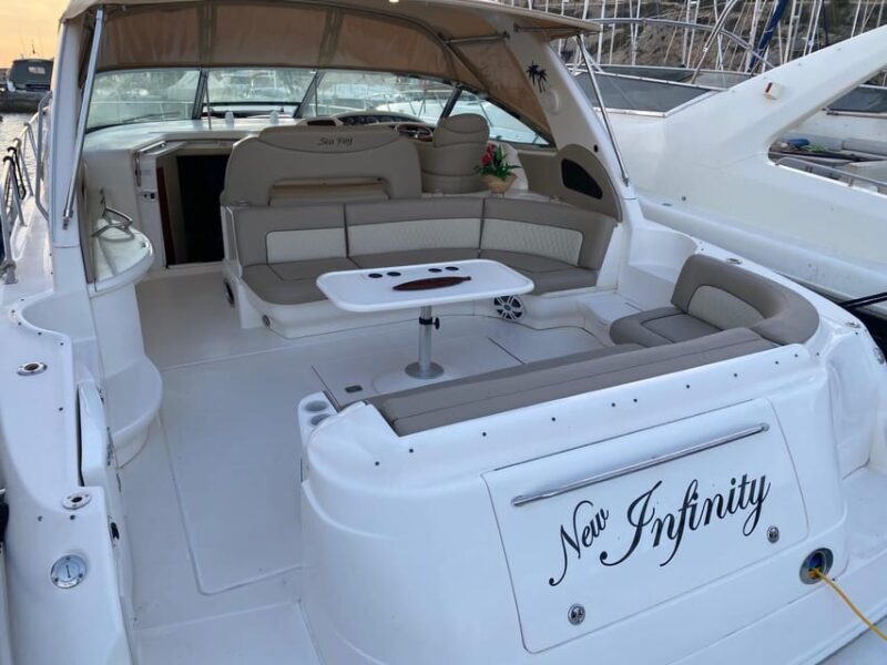 Gran Canaria: Excursion on private yacht with drinks, lunch and snorkeling - A Luxurious Day on the Water: Private Yacht Tour in Gran Canaria