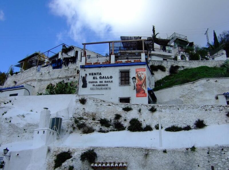 Granada: Albaicín and Sacromonte 2.5-Hour Walking Tour - Who Should Consider This Tour?