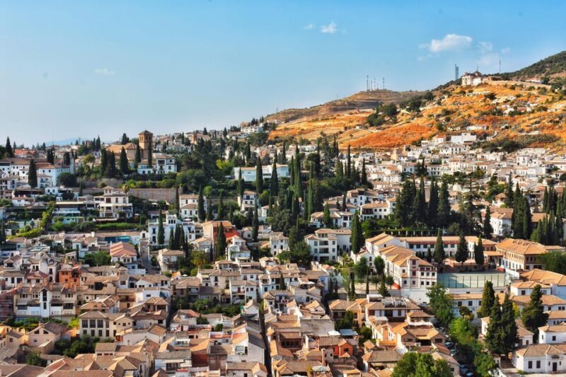 Granada: Albaicín and Sacromonte Guided Private Walking Tour - Key Points