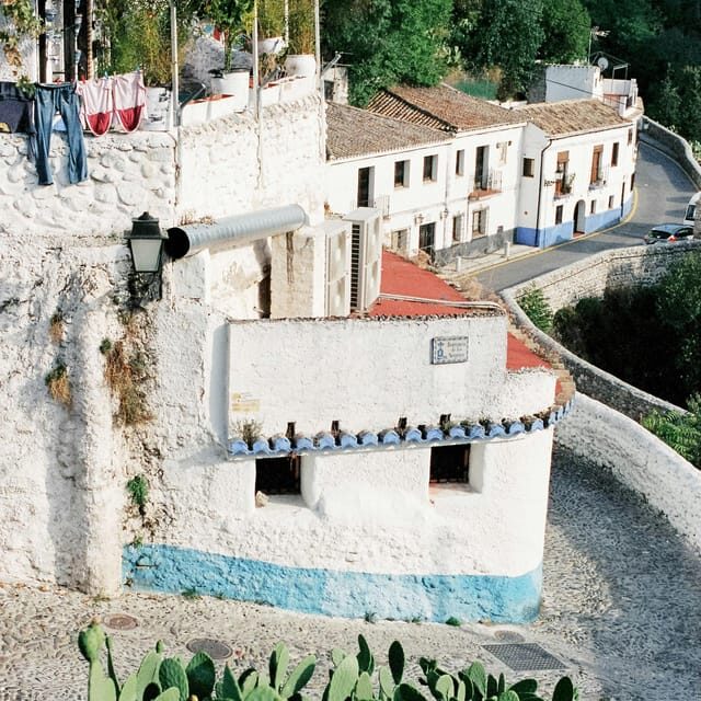 Granada: Albaicín and Sacromonte Guided Private Walking Tour - What’s Included and Booking Details