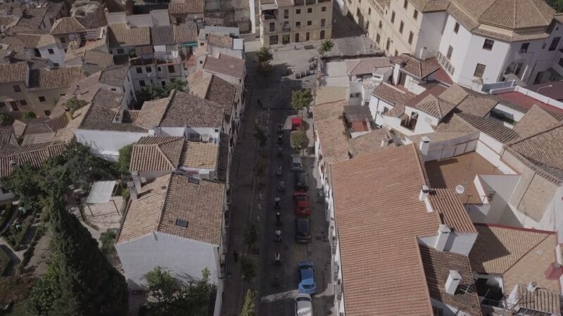 Granada: Albaicin and Sacromonte Segway Tour - The Neighborhoods: Albaicin and Sacromonte in Depth