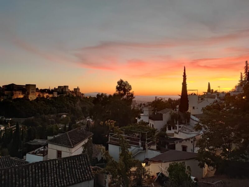Granada: Albaicín and Sacromonte Sunset Tour & Flamenco Show - Exploring Granada’s Old Muslim Quarter: Albaicín