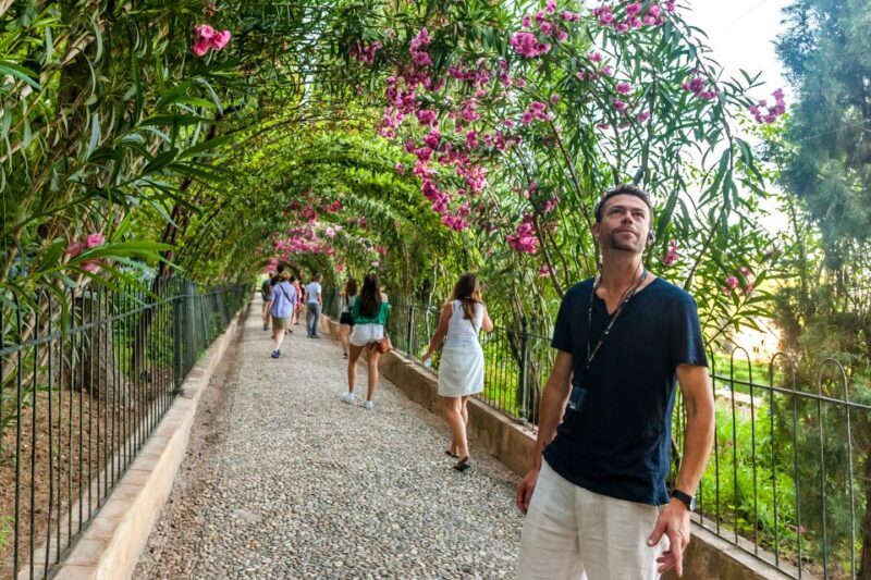 Granada: Alhambra and Generalife Garden Ticket & Guided Tour - Key Points