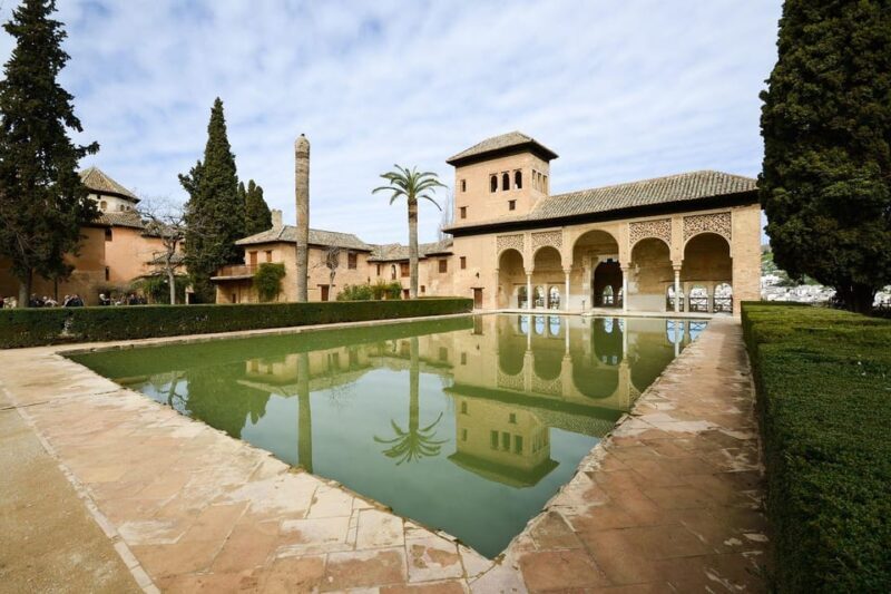 Granada: Alhambra and Generalife Garden Ticket & Guided Tour - Who Will Appreciate This Tour?