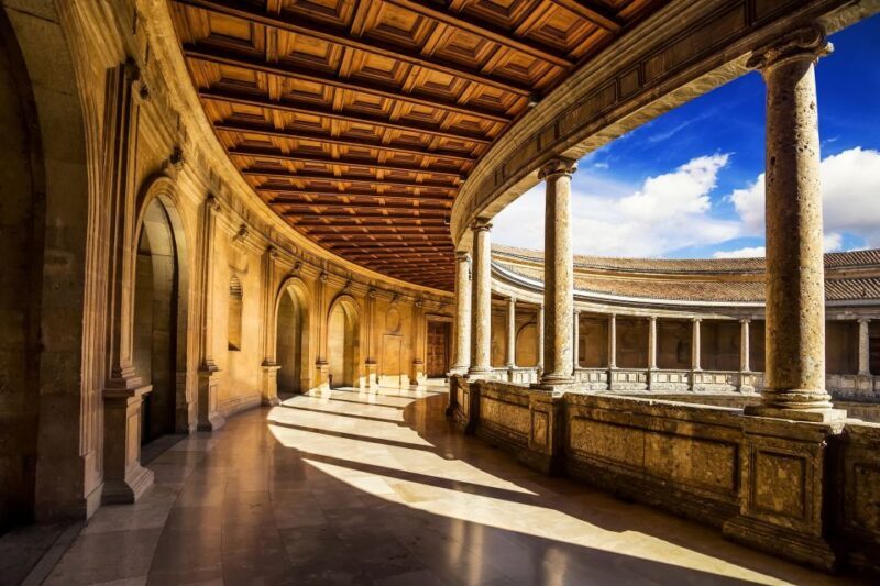 Granada: Alhambra and Generalife Private Fast-Track Tour - A Close Look at the Experience
