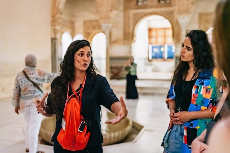 Granada: Alhambra and Nasrid Palaces Guided Tour at Night - The Palace of Charles V