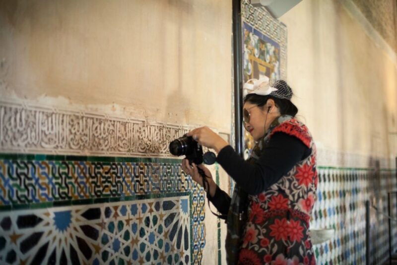 Granada: Alhambra and Nasrid Palaces Private Tour - An In-Depth Look at the Experience