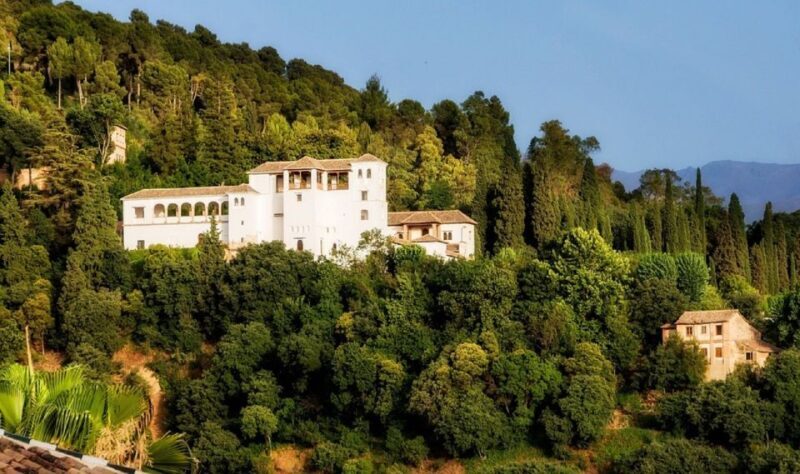 Granada: Alhambra Gardens, Generalife & Alcazaba Guided Tour - The Nasrid Palaces (Break & Optional Visit)