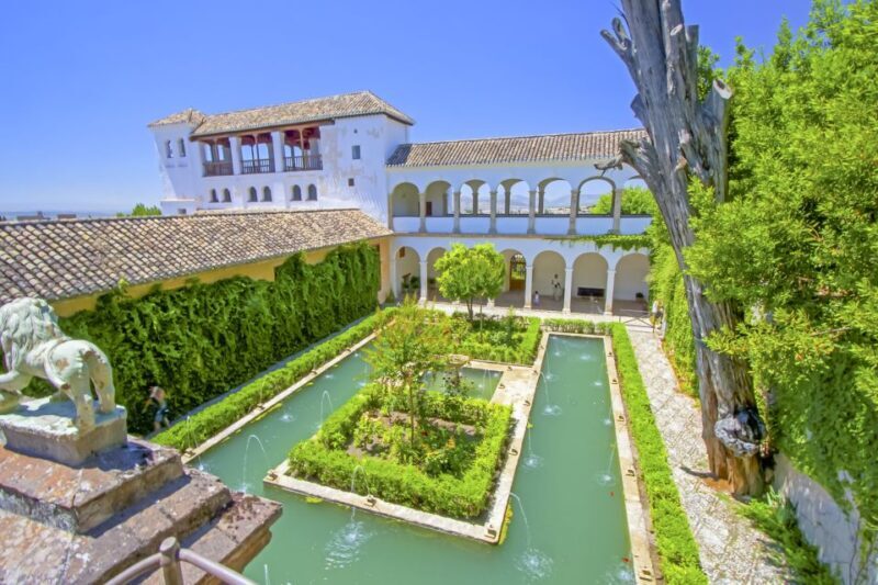 Granada: Alhambra Guided Tour and Arabian Bath and Massage - A Closer Look at the Tour Experience