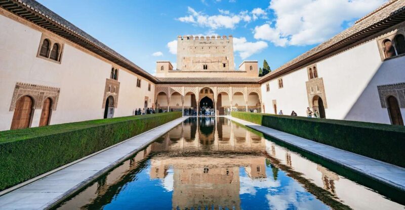 Granada: Alhambra Guided Tour with Nasrid Palaces & Gardens - Granada: Alhambra Guided Tour with Nasrid Palaces & Gardens