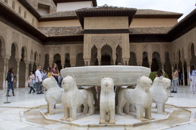 Granada: Alhambra Guided Tour with Nasrid Palaces - Exploring the Alhambra: What to Expect