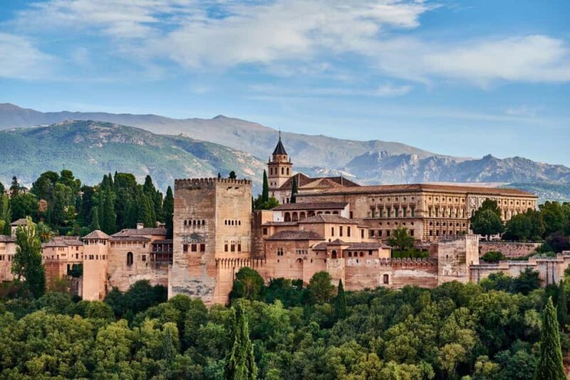 Granada: Alhambra, Nasrid Palaces & Gardens guided Tour - Who Will Love This Tour?