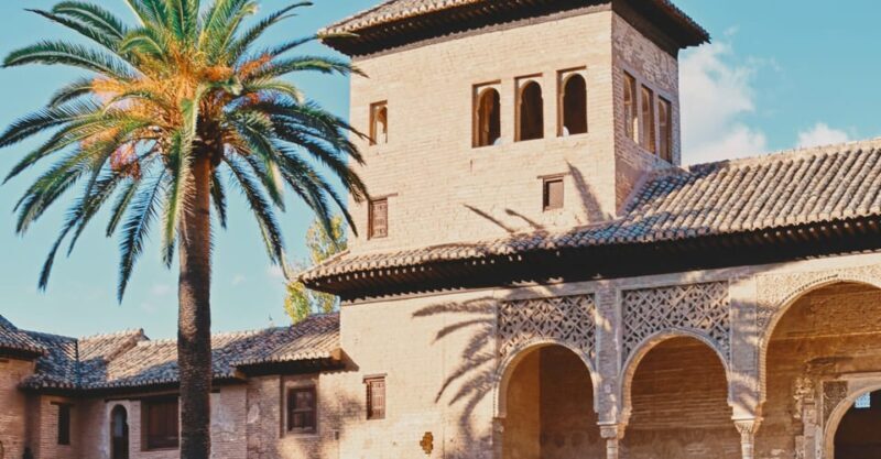 Granada: Alhambra & Nasrid Palaces Small Group Guided Tour - Who Should Consider This Tour?