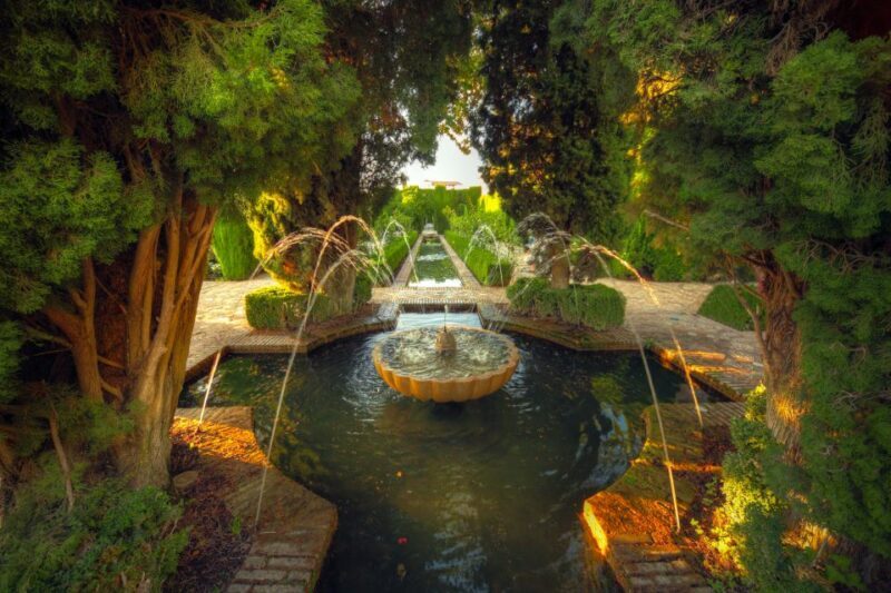 Granada: Alhambra Palace Guided Tour - Discovering the Alhambra: A Practical Guide