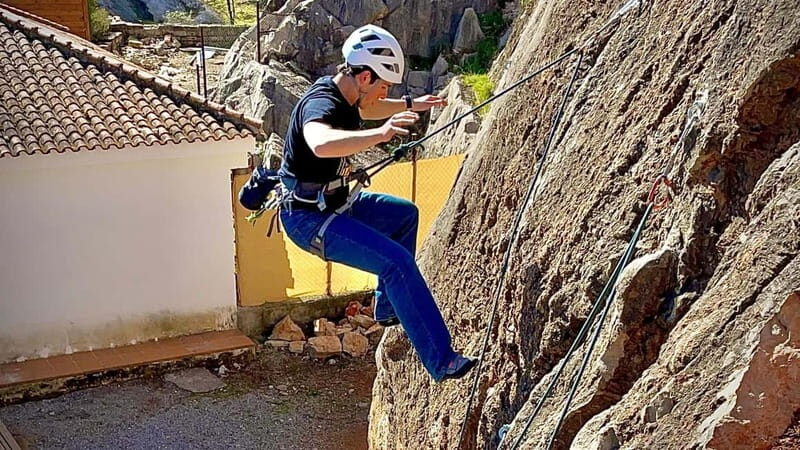 Granada: Belaying Course in a Climbing Falls - Key Points