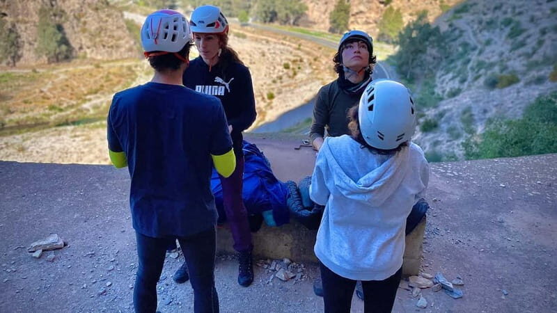 Granada: Belaying Course in a Climbing Falls - A Detailed Look at the Granada Belaying Course