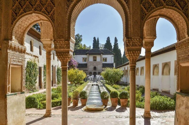 Granada: Full Alhambra Premium Guided Tour with Tickets - Why This Tour Is a Great Choice