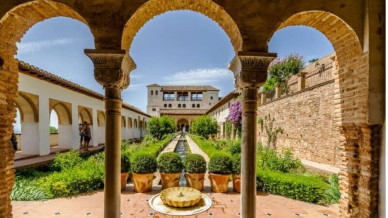 Granada: Generalife and Alcazaba Guided Tour without Tickets - Granada: Generalife and Alcazaba Guided Tour without Tickets