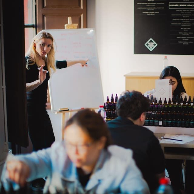Granada: Perfume Workshop - Granada: Perfume Workshop – A Fragrant Journey into the Art of Perfumery