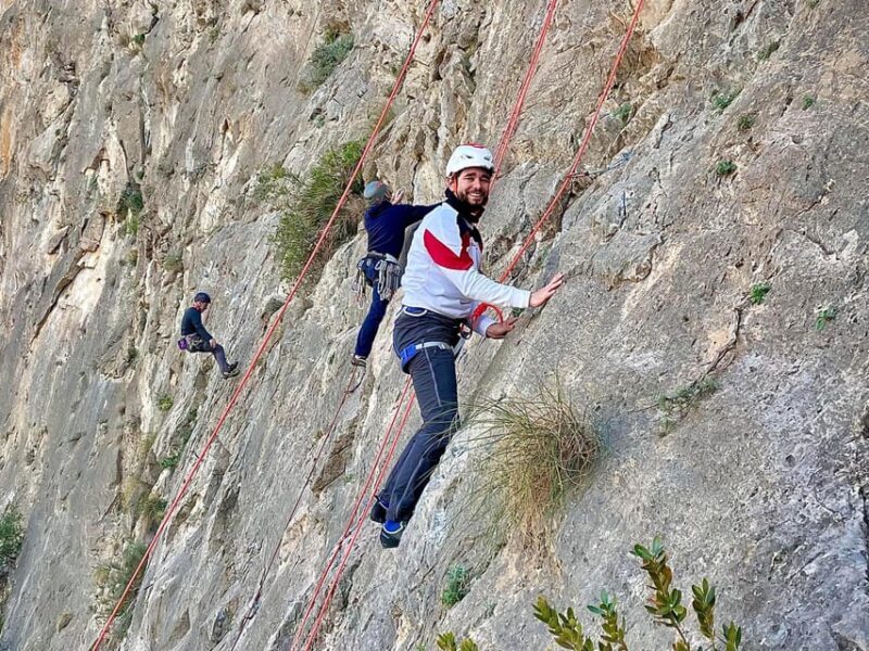 Granada: Rock climbing top-rope Placas Negras - Granada: Rock Climbing Top-Rope Placas Negras — A Natural Adventure Near Salobreña