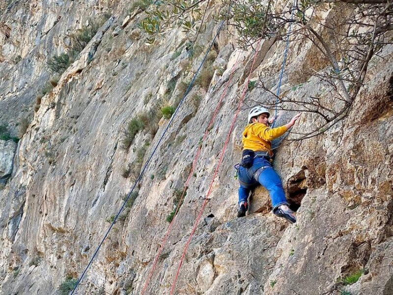 Granada: Rock climbing top-rope Placas Negras - Who Will Love This Tour?