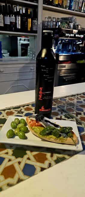Granada: Spanish Tapas Tour with Local Guide. All included. - Why You’ll Love This Tour