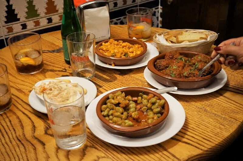 Granada: Traditional Tapas and Wine Tour - Key Points