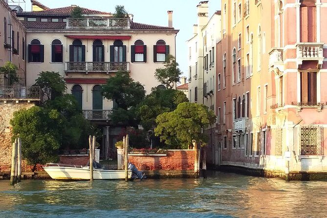 Grand Canal boat tour and Murano glass experience with Hotel pick up - Exploring Venice by Water: An Authentic Perspective