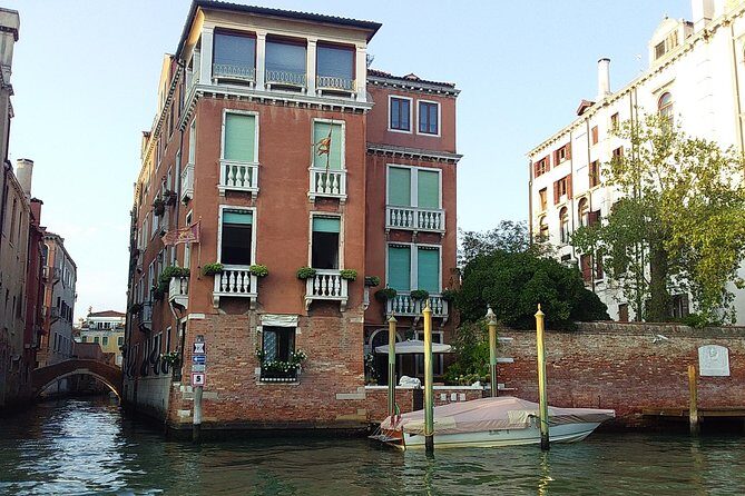 Grand Canal boat tour and Murano glass experience with Hotel pick up - Who Should Consider This Tour?