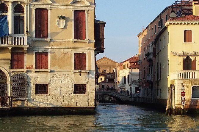 Grand Canal boat tour and Murano glass experience with Hotel pick up - FAQ