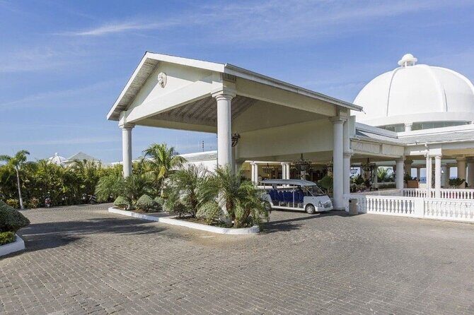 Grand Palladium Private Airport Transfer - In-Depth Review of the Grand Palladium Private Airport Transfer