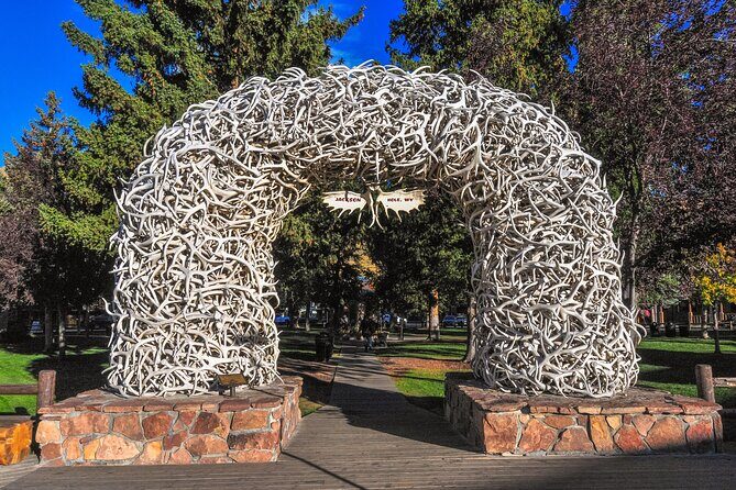 Grand Teton, Yellowstone, and Glacier National Parks 8-Day Tour - Key Points