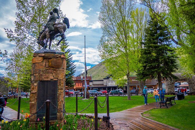 Grand Teton, Yellowstone, and Glacier National Parks 8-Day Tour - FAQ