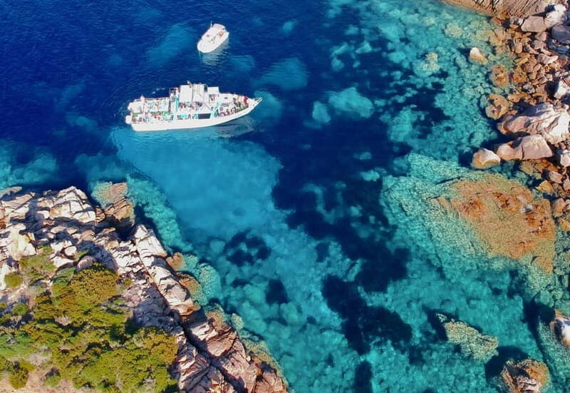 GRAND TOUR SITES CLASSÉS Vision sous-marine,baignade,boisson - Exploring the Glass-Bottom Boat Tour in Corsica’s Valinco Bay