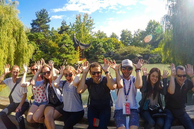 Gratuity-Based Vancouver City Highlights 3 Hour Walking Tour - What the Tour Feels Like