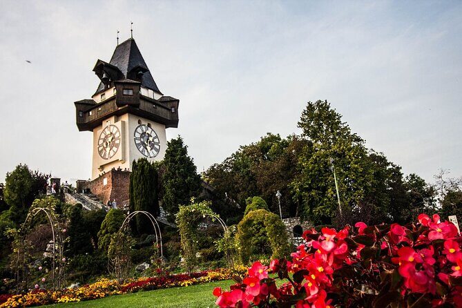 Graz Private Walking Tour With A Professional Guide - Welcome to Graz: A City of Contrasts and Charm