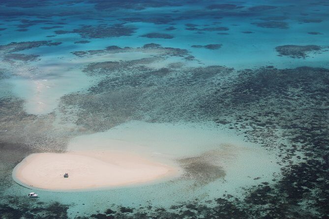 Great Barrier Reef 40 Minute Scenic Flight from Cairns - Reef Hopper - A Bird’s-Eye View of the Great Barrier Reef from Cairns