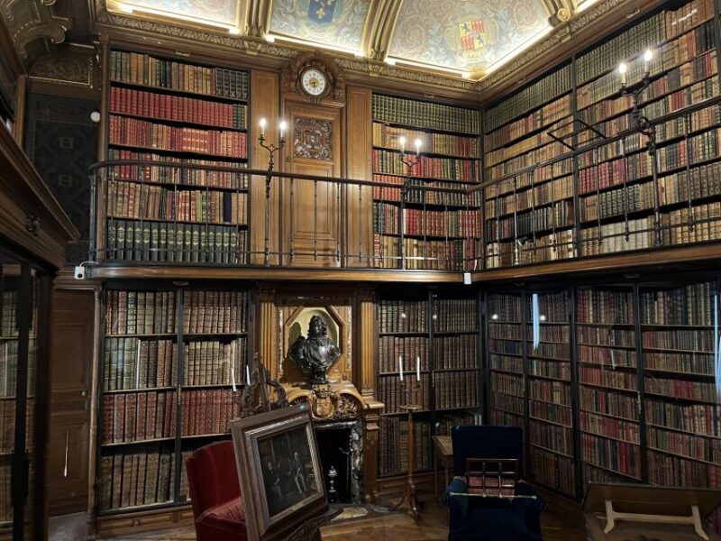 Great Stables of Prince de Conde & Palace Chantilly - Art and Manuscripts: A Visual Feast