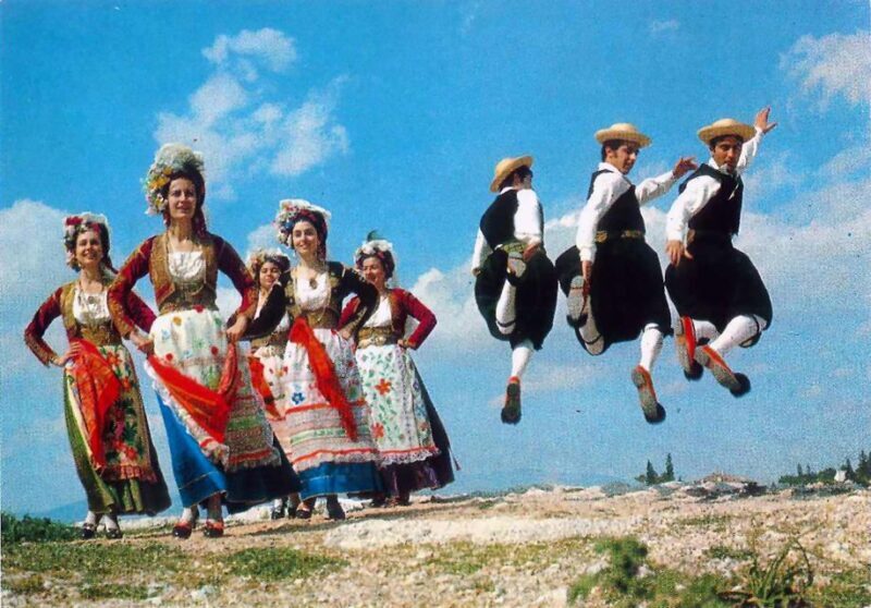 Greek dance lessons - Greek Dance Lessons in Athens: An Authentic Cultural Experience