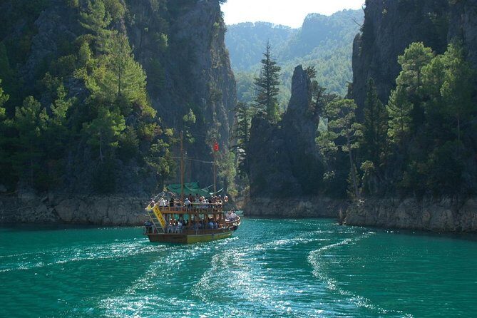 Green Canyon Magic: Scenic Boat Tour for Nature Lovers - Key Points