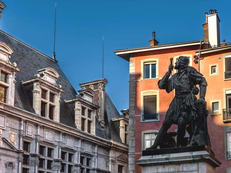 Grenoble: 2-hour Best Intro Walking Tour with a Local - Who Should Consider This Tour?