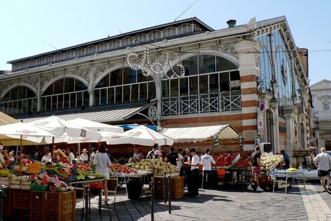 Grenoble Scavenger Hunt and Sights Self-Guided Tour - Why Travelers Love This Tour