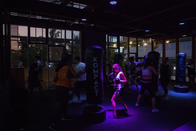 Group Fitness Classes and Open Gym - Why It Works for Travelers