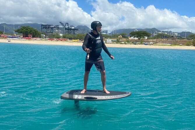 Group of 2 + mid length eFoil experience Honolulu HAWAII - The Details of the e-Foil Experience in Honolulu