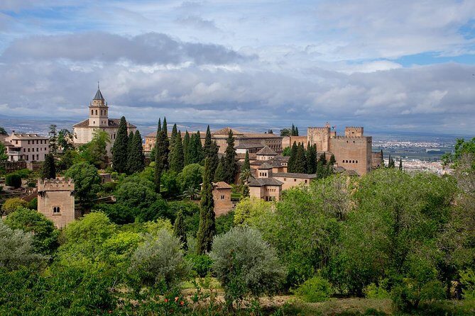Group tour: the Alhambra of Granada - Frequently Asked Questions