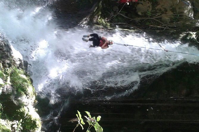 Guachipelin Waterfall Canyoning rappel& Hot Springs+ lunch buffet - Value for Money
