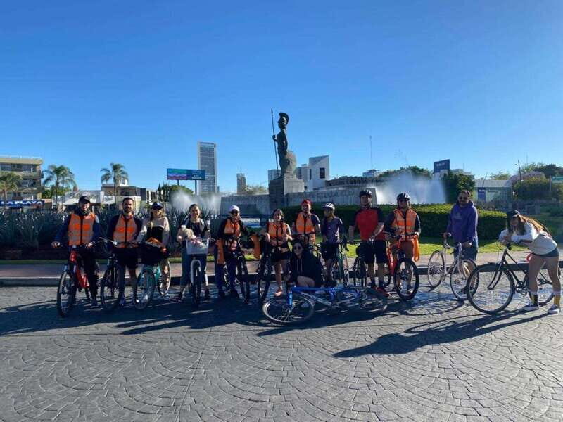 Guadalajara: Bicycle tour of the city visiting places of interest. - Considerations and Practical Tips